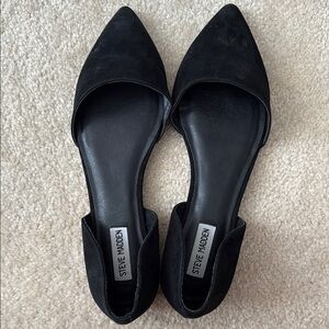 Steve Madden Black Pointed Flats
